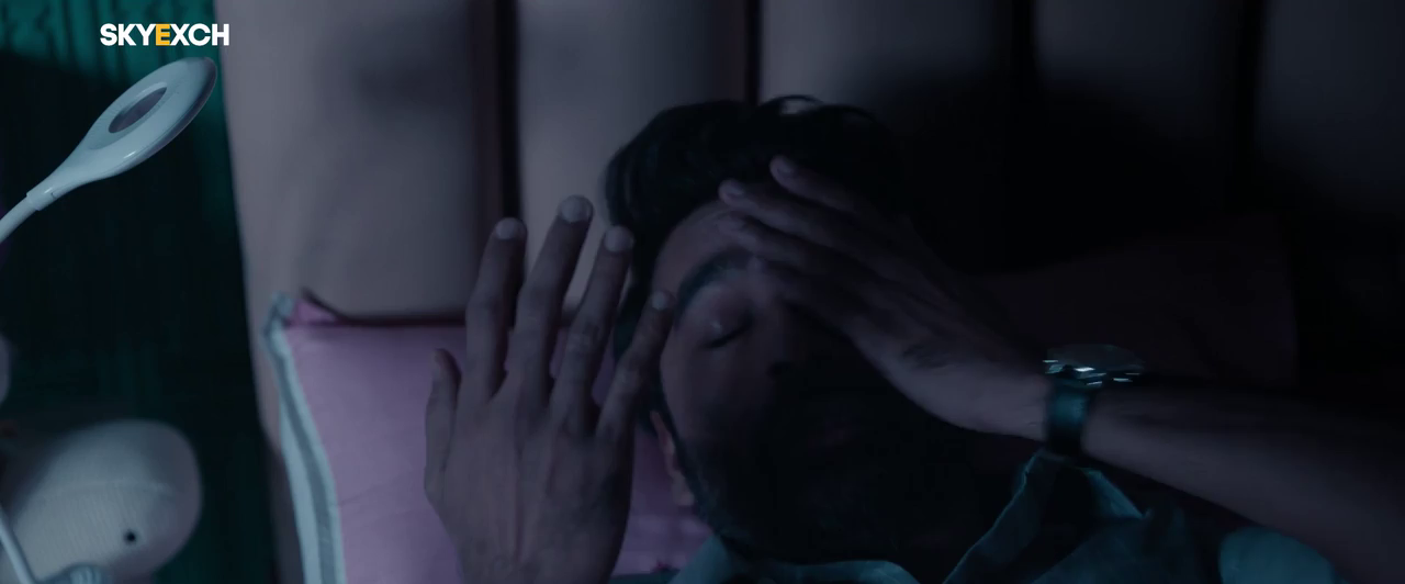 Naane Varuvean (2022) WEBRip Hindi + Tamil 720p x264 AVC 2.0.mkv.0001